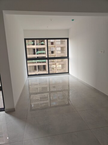 Room in 3 BHK Apartment at Mantra Mirari, Koregaon Park – for Sale