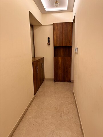 Room in 3 BHK Apartment at Rustomjee Parishram, Pali Hill – for Rent