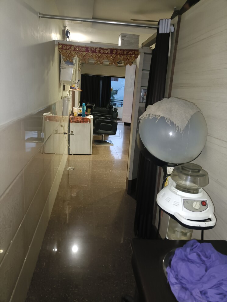 Kitchen, landcraft-golf-links Commercial Shop 306 Sq.Yd. In Pandav Nagar Ghaziabad 9154908