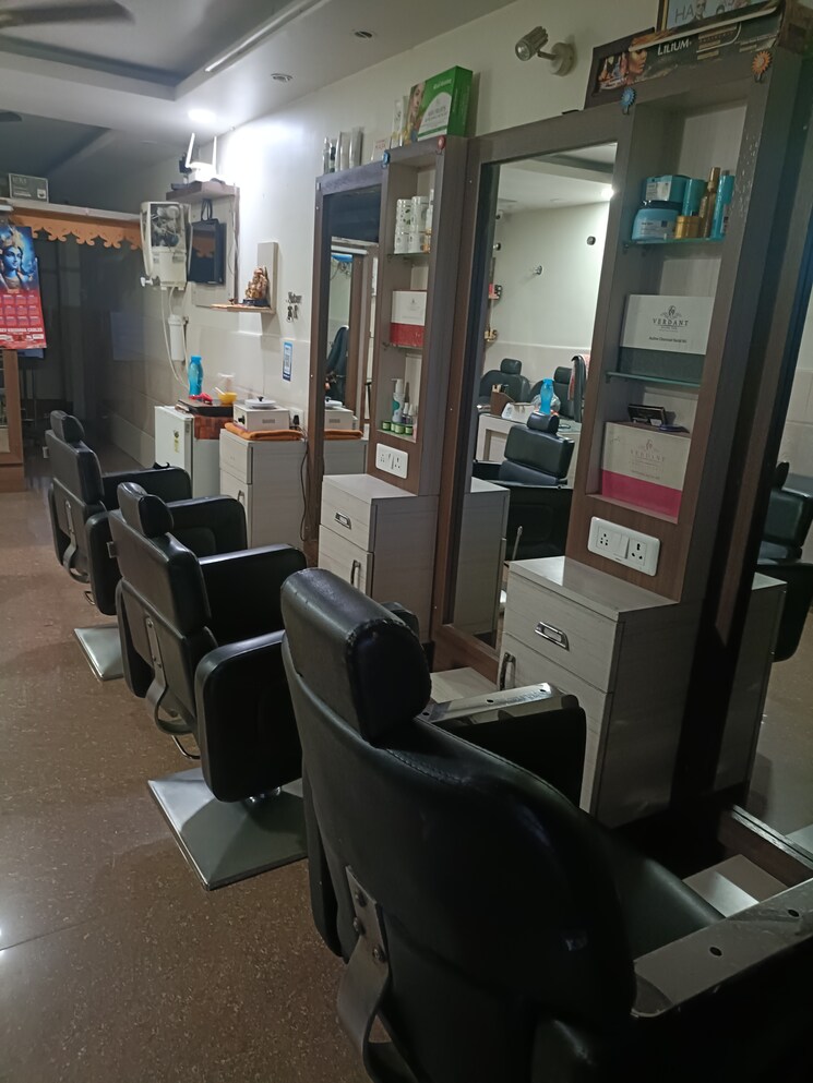 Gym, landcraft-golf-links Commercial Shop 306 Sq.Yd. In Pandav Nagar Ghaziabad 9154908