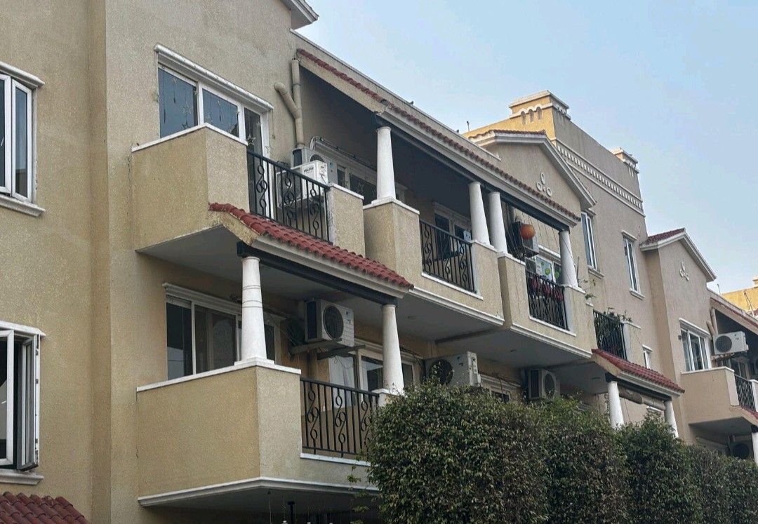 3.5 BHK + Servant Room Builder Floor For Sale in Emaar MGF Emerald Hills