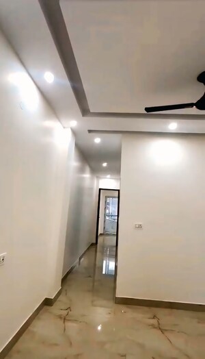 Room in 3.5 BHK Apartment at Subhash Nagar – for Sale