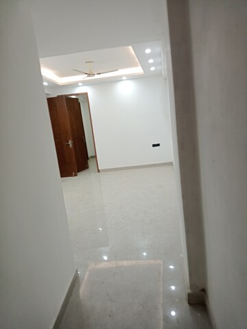 Furnished Amenities in 2 BHK Builder Floor at Neb Sarai – for Sale