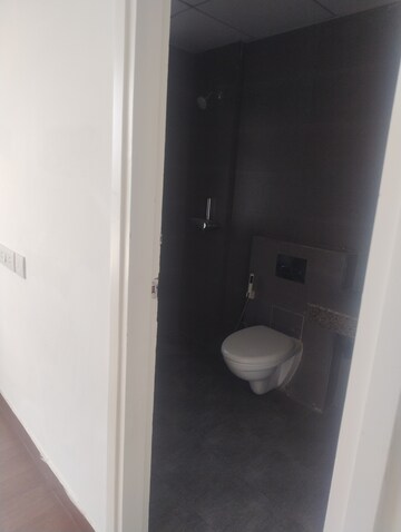 Furnished Amenities in 3 BHK Apartment at Mapsko Mount Ville, Sector 79 – for Rent