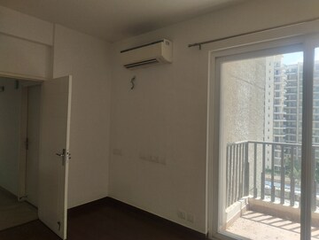 Room in 3 BHK Apartment at Mapsko Mount Ville, Sector 79 – for Rent