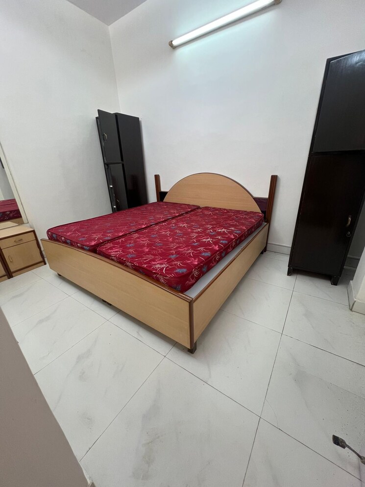 Bedroom, vasant kunj 3 Bedroom 1800 Sq.Ft. Builder Floor In Vasant Kunj Delhi 9154902