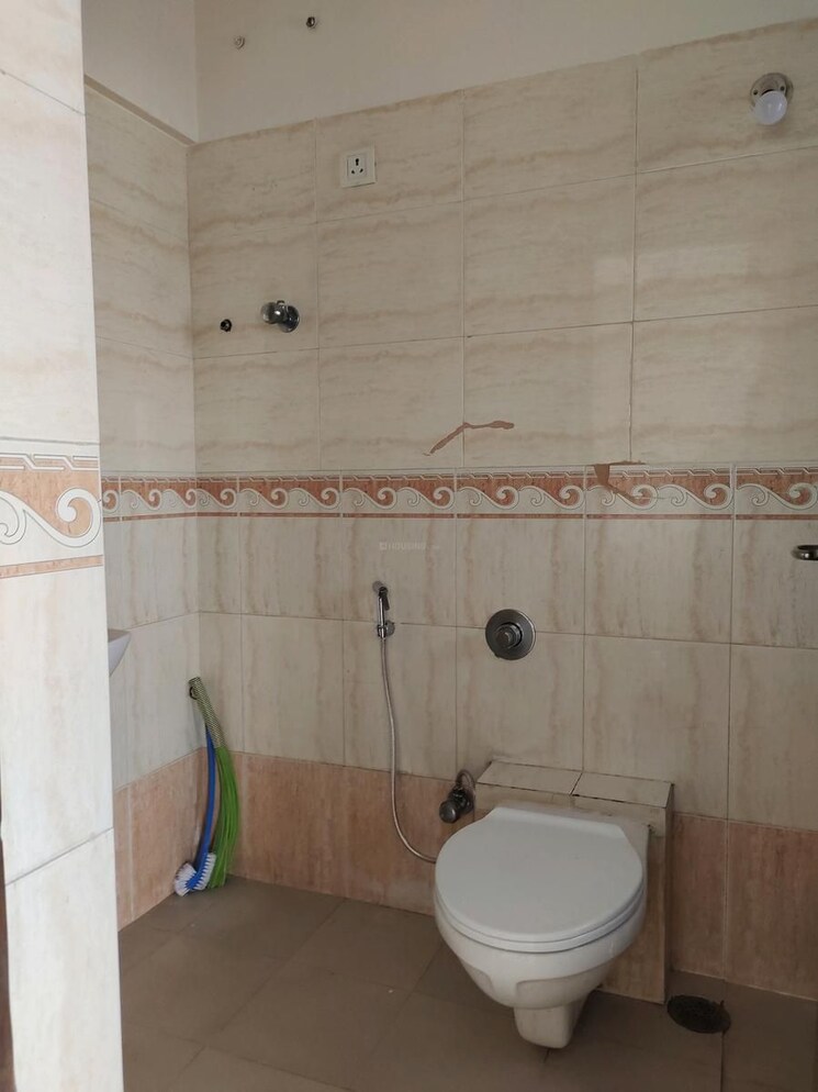 Bathroom, andheri west 3 Bedroom 1100 Sq.Ft. Apartment In Andheri West Mumbai 9154938
