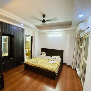 Master Bedroom in 2.5 BHK Apartment at Gardenia Golf City, Noida Central – for Rent