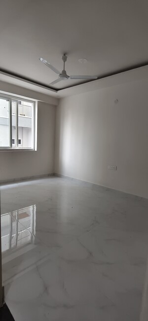 Room in 3 BHK Apartment at Jagatpura – for Sale