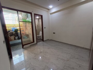 Parking in 4 BHK Builder Floor at Vasundhara Sector 5 – for Sale