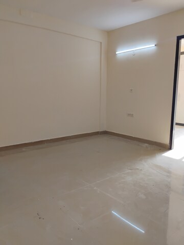 Furnished Amenities in 3 BHK Builder Floor at Amolik Residency, Sector 86 – for Sale