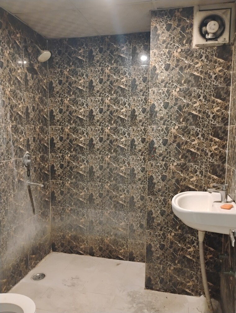 Bathroom, amolik-residency 3 Bedroom 1240 Sq.Ft. Builder Floor In Sector 86 Faridabad 9155027