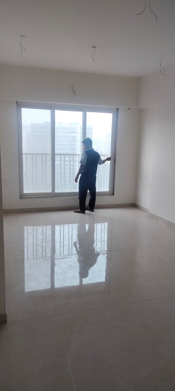 Room in 2 BHK Apartment at Zee Ashtavinayak, Andheri West – for Rent