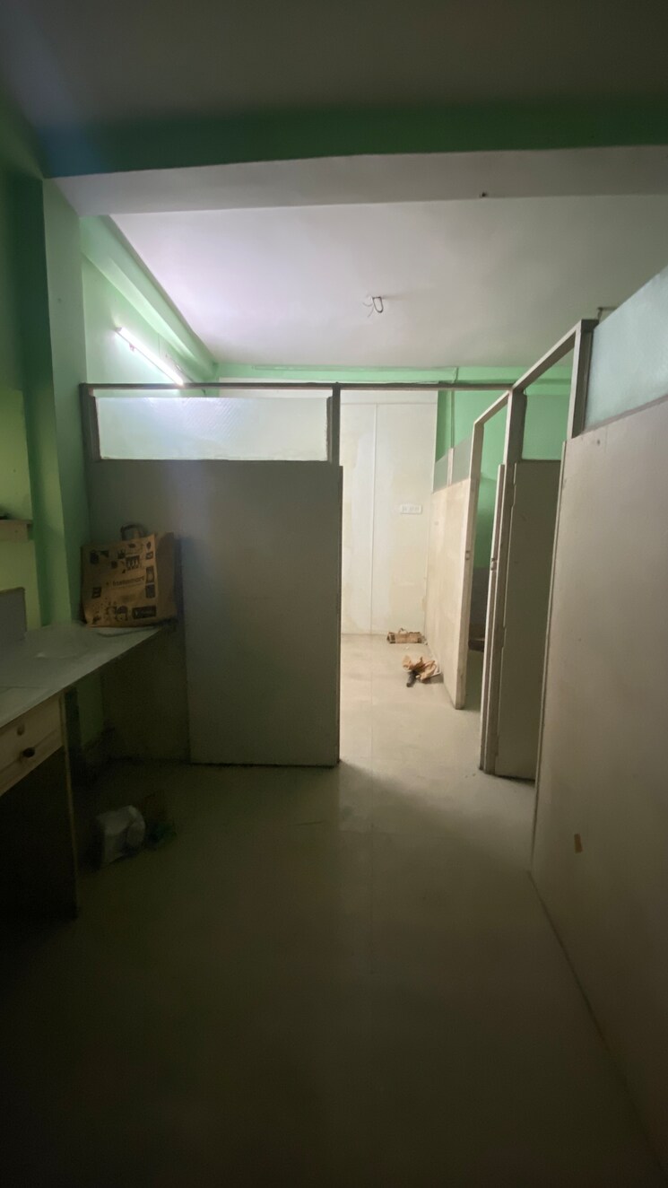 Room, chinar park Commercial Office Space 400 Sq.Ft. In Chinar Park Kolkata 9155092