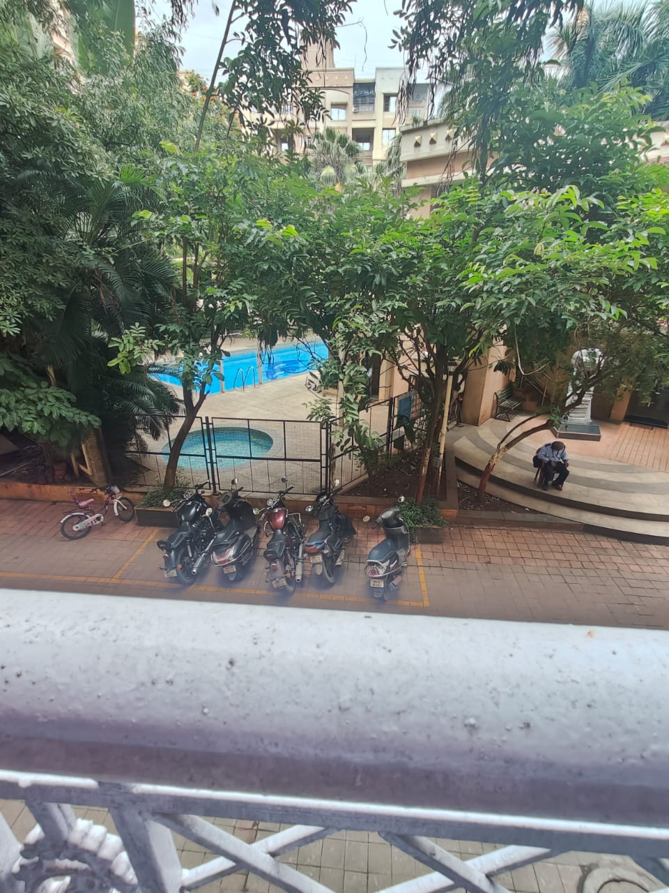 1.5 BHK Apartment For Sale in GK Rose Icon