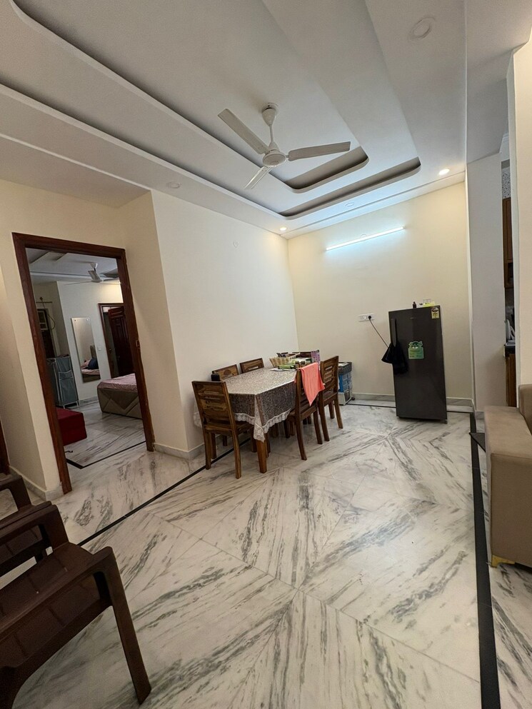  Parking, sector 57 3 Bedroom 1600 Sq.Ft. Builder Floor In Sector 57 Gurgaon 9155126