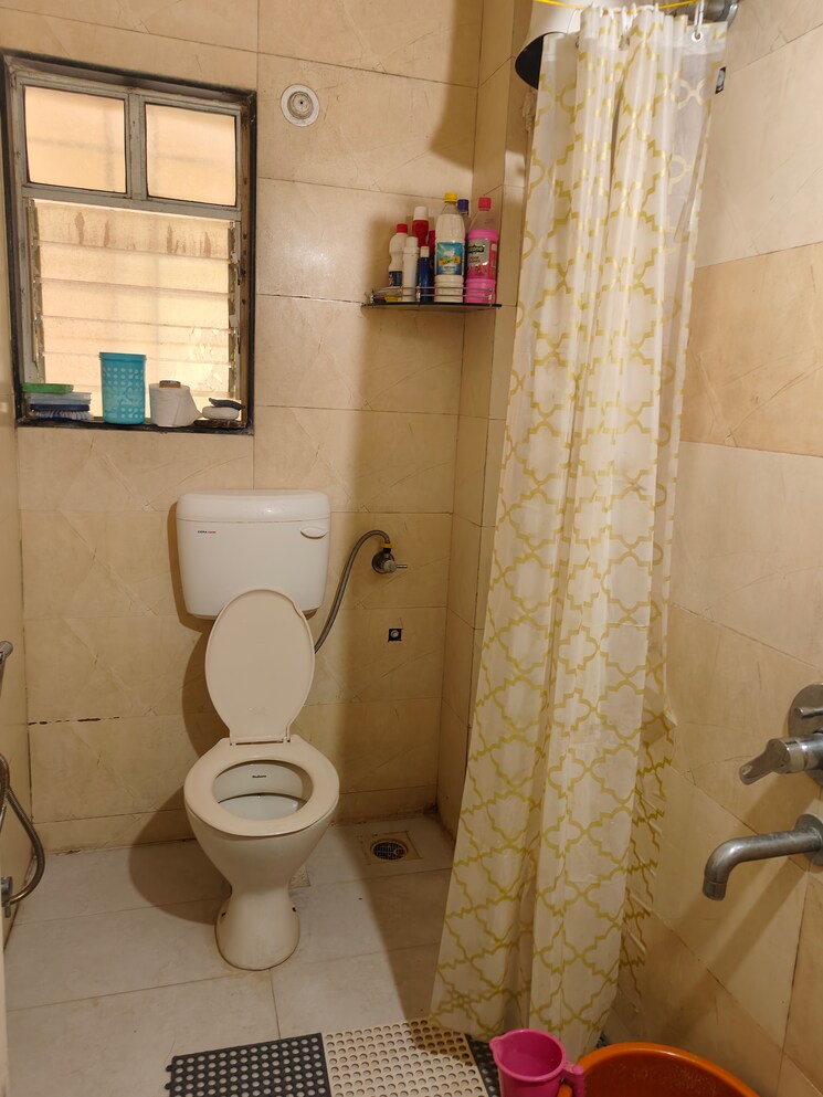 Bathroom, yash-sankul 2 Bedroom 941 Sq.Ft. Apartment In Pimple Saudagar Pune 9155130