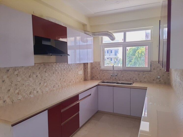 Kitchen, sector 27 3 Bedroom 2700 Sq.Ft. Builder Floor In Sector 27 Gurgaon 9155128