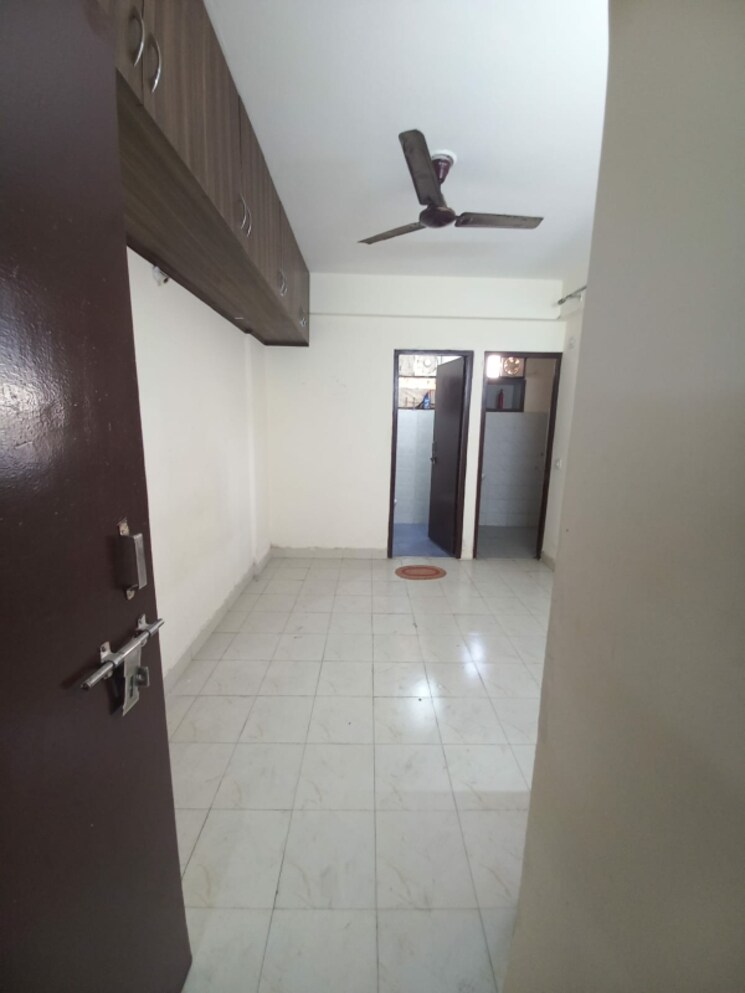 Bathroom, ninex-rmg-residency 1 Bedroom 550 Sq.Ft. Apartment In Sector 37c Gurgaon 9155155