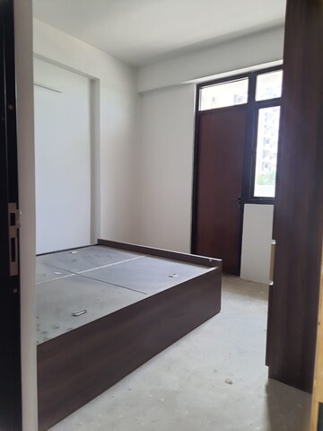 Room in 2 BHK Apartment at Apex Our Homes, Sector 37c – for Rent