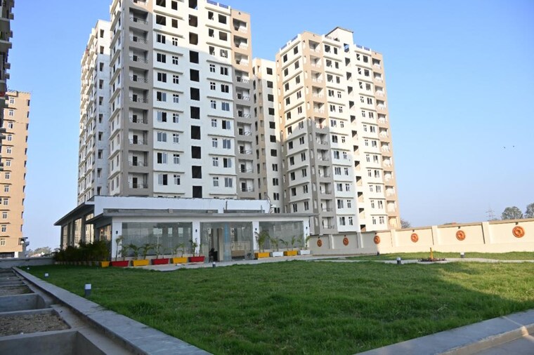 Exterior View, shri-balaji-bcc-greens 2 Bedroom 1020 Sq.Ft. Apartment In Deva Road Lucknow 9155192