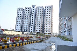 2 BHK Apartment – Exterior View View at Shri Balaji BCC Greens, Deva Road - for Rent