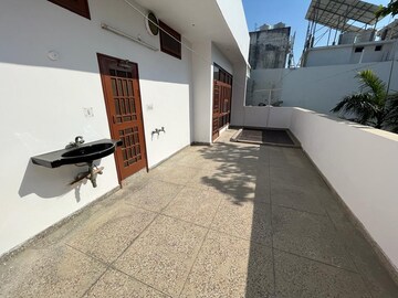 Bedroom in 2 BHK Builder Floor at Viram Khand – for Rent