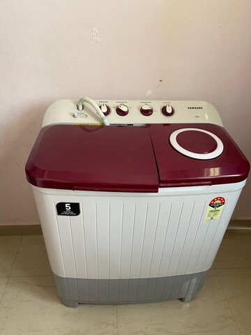 Furnished Amenities in 1.5 BHK Builder Floor at Viram Khand – for Rent