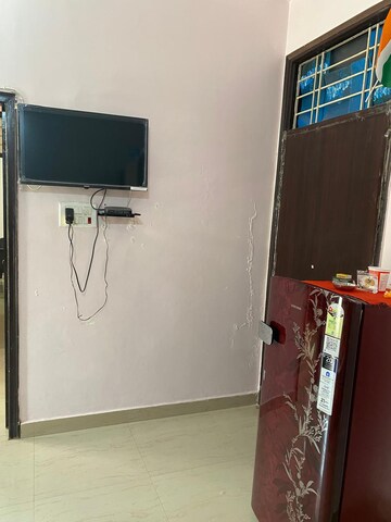 Furnished Amenities in 1.5 BHK Builder Floor at Viram Khand – for Rent