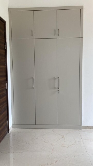 Building Lobby in 3 BHK Builder Floor at Smart World Orchard, Sector 61 – for Rent
