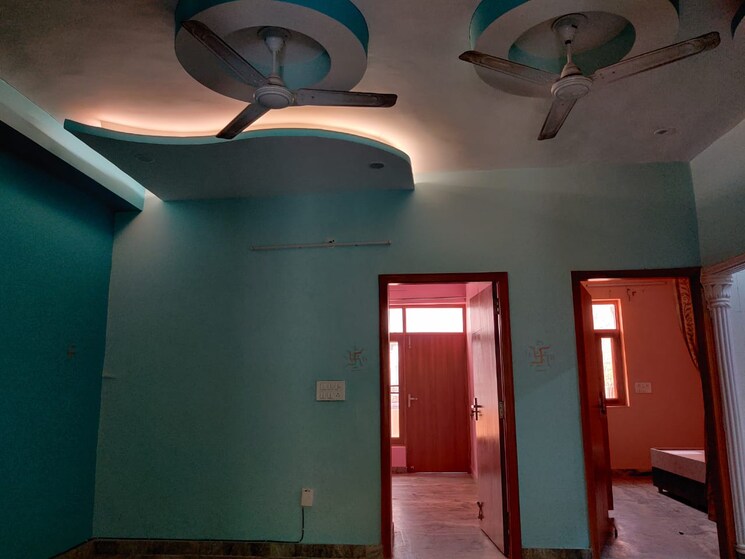 Room, sector 23 2.5 Bedroom 1800 Sq.Ft. Builder Floor In Sector 23 Gurgaon 9155234