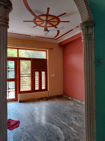 Room in 2.5 BHK Builder Floor at Sector 23 – for Rent