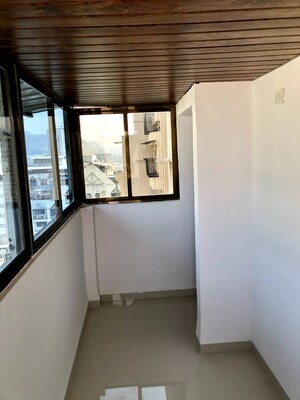 Room in 4 BHK Apartment at Mermaid 1 CHS, Cbd Belapur Sector 11 – for Sale