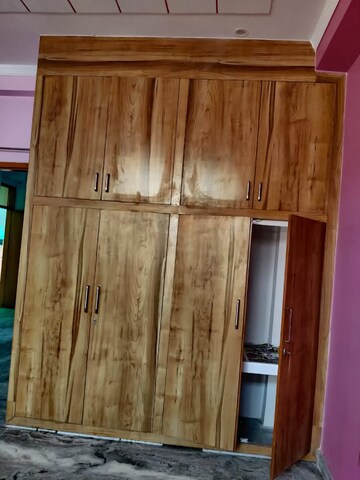 Furnished Amenities in 2.5 BHK Builder Floor at Sector 23 – for Rent
