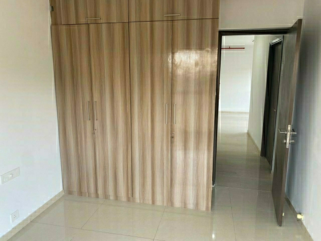 2 BHK Apartment For Rent in Kalpataru Woods Ville