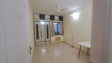 Room in 2 BHK Apartment at Jasmine Tower, Vasant Vihar – for Rent