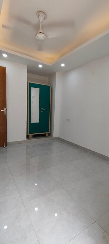 2 BHK Builder Floor For Rent in Chattarpur