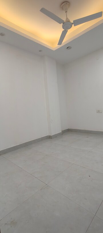 Room in 2 BHK Builder Floor at Chattarpur – for Rent