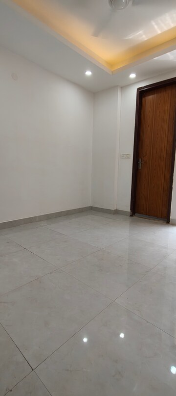 Room in 2 BHK Builder Floor at Chattarpur – for Rent
