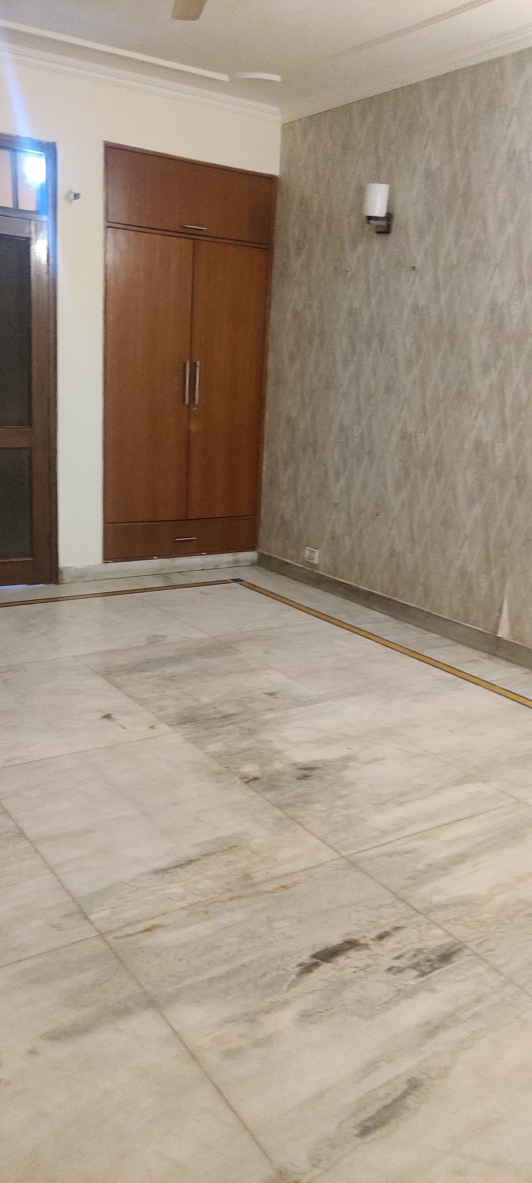 3.5 BHK + Study Room 1704 Sq.Ft. Apartment in Stellar Kings Court