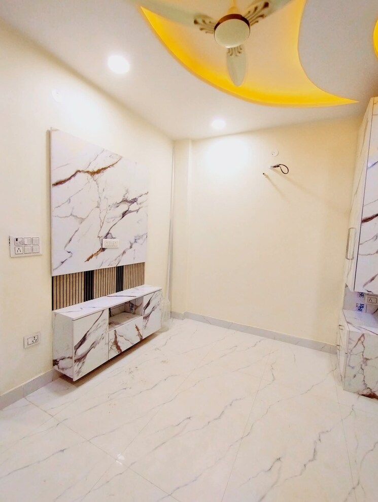 Room, uttam nagar west 2 Bedroom 550 Sq.Ft. Builder Floor In Uttam Nagar West Delhi 9155333