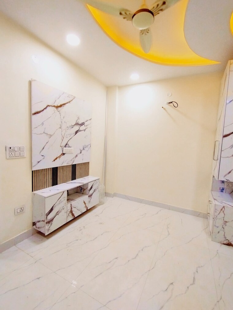 Room, uttam nagar west 2 Bedroom 550 Sq.Ft. Builder Floor In Uttam Nagar West Delhi 9155333