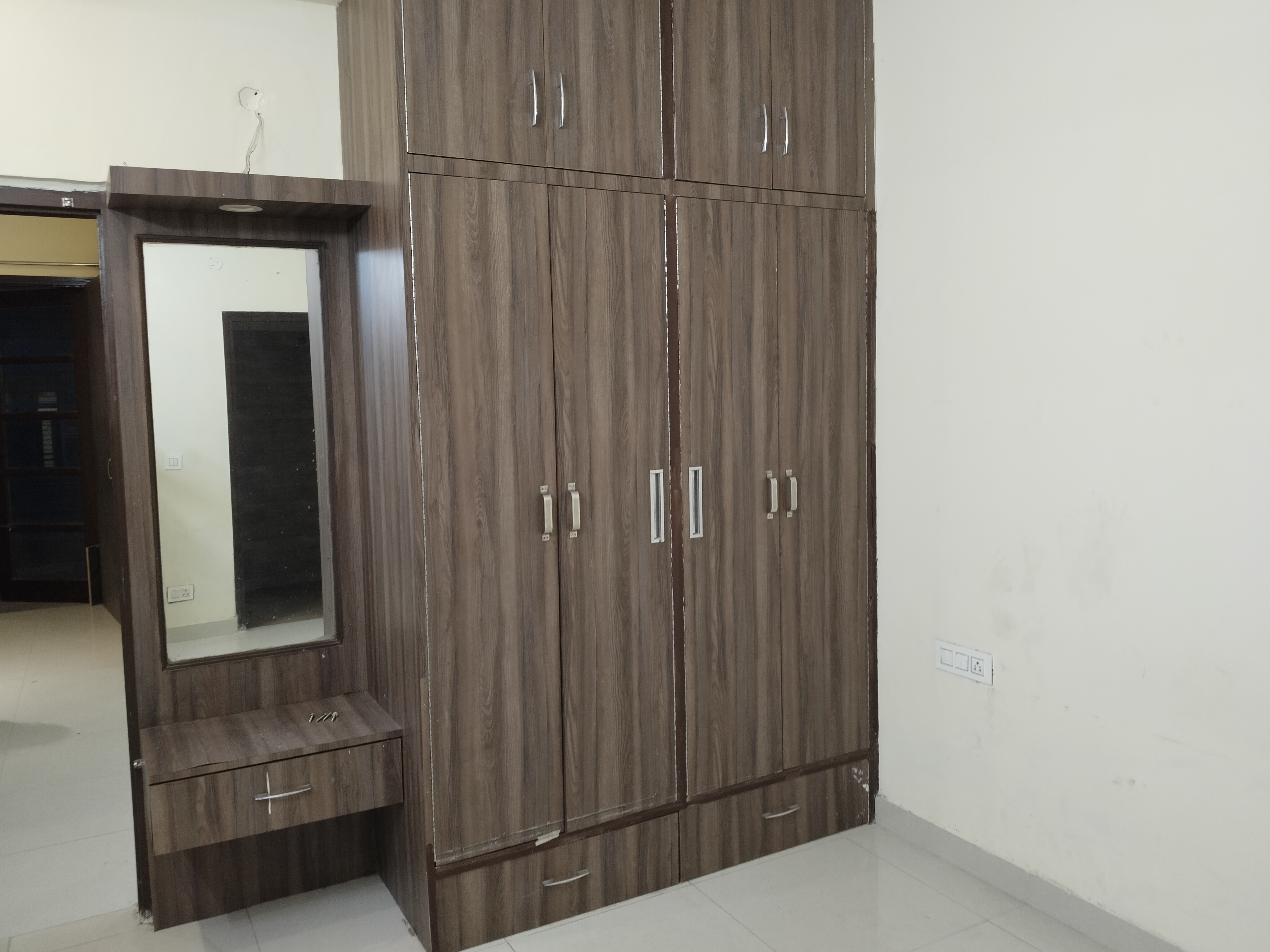 2 BHK + Servant Room Apartment For Rent in Maya Garden City