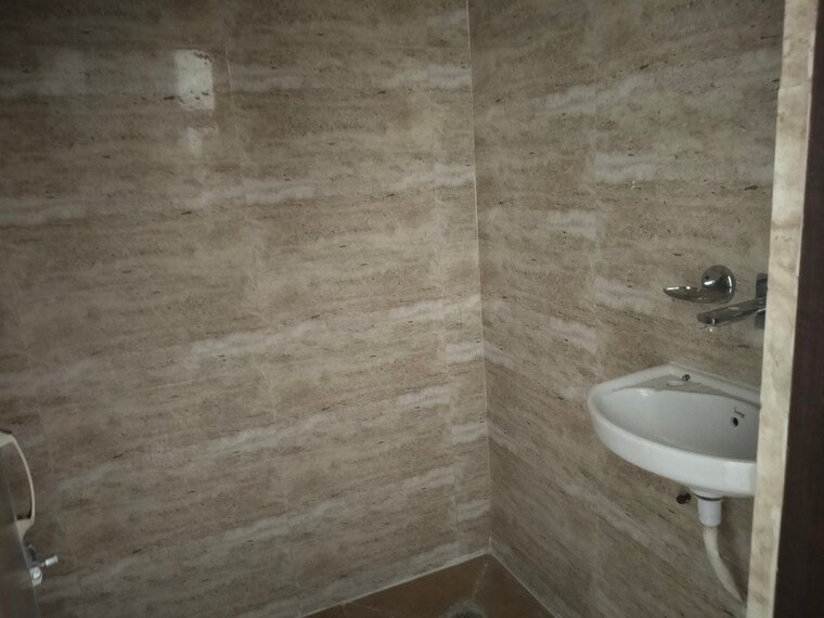 Bathroom, maya-garden-city 2 Bedroom 1250 Sq.Ft. Apartment In Lohgarh Zirakpur 9155380