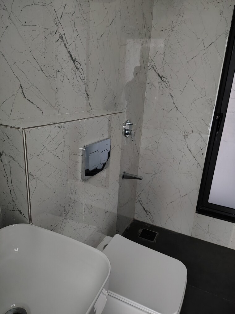 Bathroom, dlh-dawn 3 Bedroom 11114 Sq.Ft. Apartment In Santacruz West Mumbai 9155414