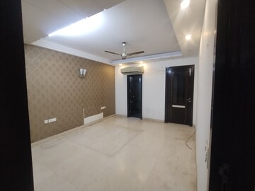 Room in 4 BHK Builder Floor at State Bank Colony Block-2 Mandal Town, Gujranwala Town – for Rent