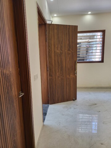 Room in 3 BHK Builder Floor at Patiala Road – for Sale