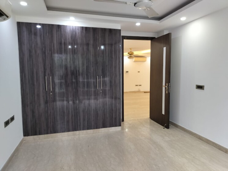 Room, east-of-kailash-block-b-rwa 4 Bedroom 3600 Sq.Ft. Apartment In East Of Kailash Delhi 9155440