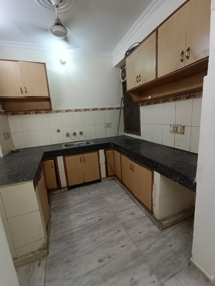 Kitchen, govindpuri 2.5 Bedroom 100 Sq.Yd. Builder Floor In Govindpuri Delhi 9155479