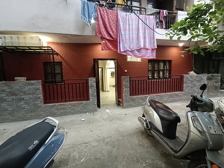 Exterior View, govindpuri 2.5 Bedroom 80 Sq.Yd. Independent House In Govindpuri Delhi 9155480